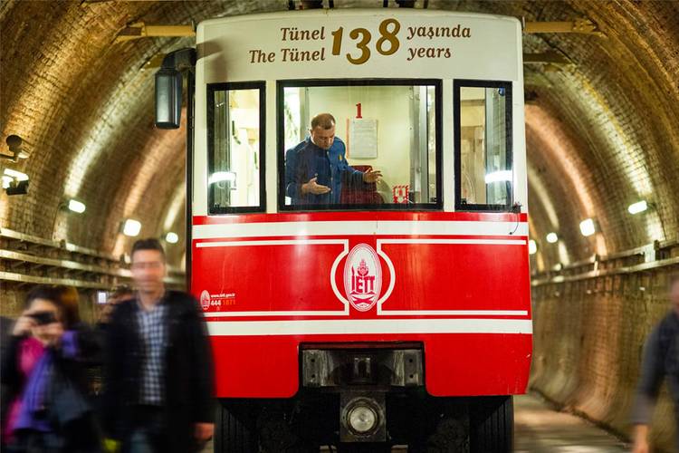 Public transport in Istanbul - city sightseeing route | TURIZM