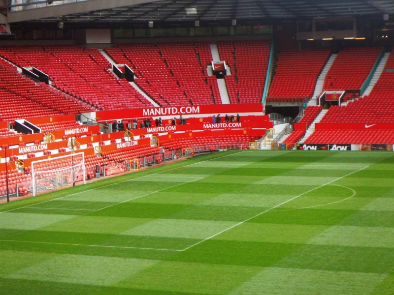 Old Trafford is a place of attraction for football tourists | Anton Borodachev's blog