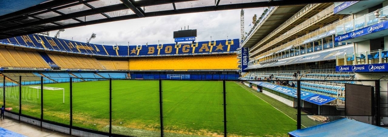 La Boca. Travel through one of the most colorful areas of Buenos Aires