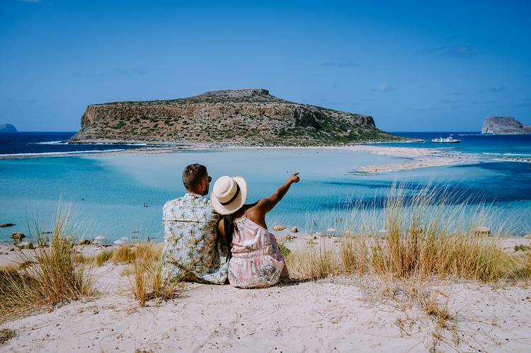 Bounty beaches, where paradisiacal places are located - white sand and azure sea | TURIZM