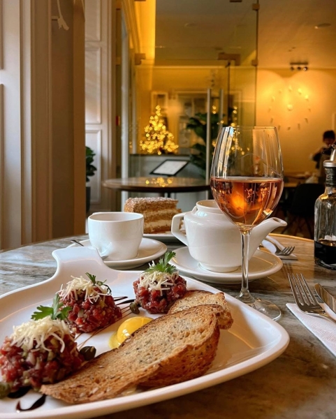 Where to eat cheap in the center of Brest? 12 restaurants and cafes