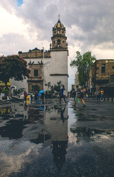 Guadalajara, the Mexican City of Roses: History, Culture, and Modernity