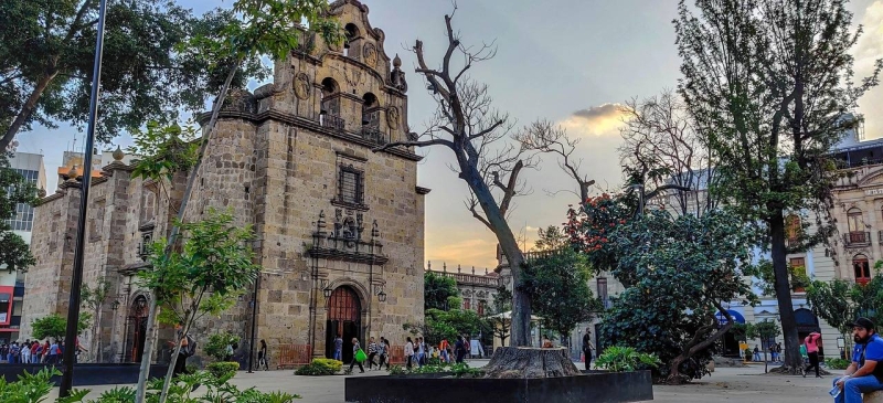 Guadalajara, the Mexican City of Roses: History, Culture, and Modernity
