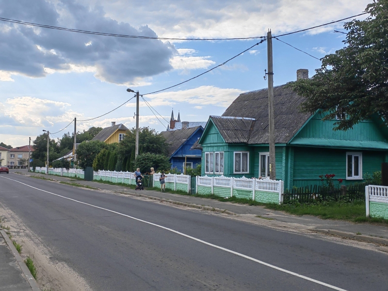 How to get from Minsk to Lake Naroch?