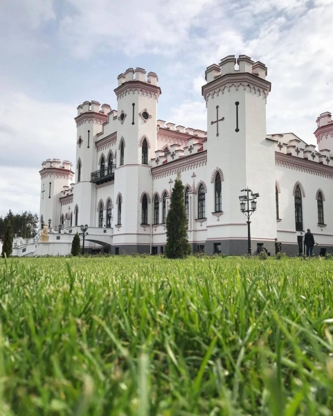Unusual hotels in Belarus: a night in the hayloft and a room with a ghost