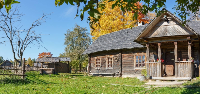 Unusual hotels in Belarus: a night in the hayloft and a room with a ghost